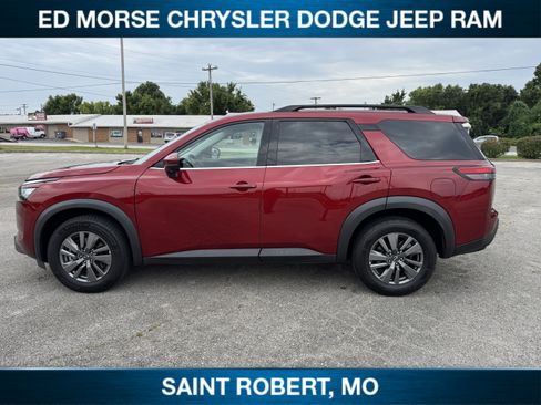 Used 2024 Nissan Pathfinder SV FWD image 8
