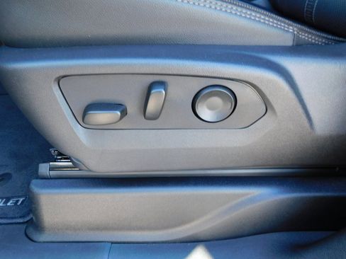 New 2025 Chevrolet Suburban High Country image 14