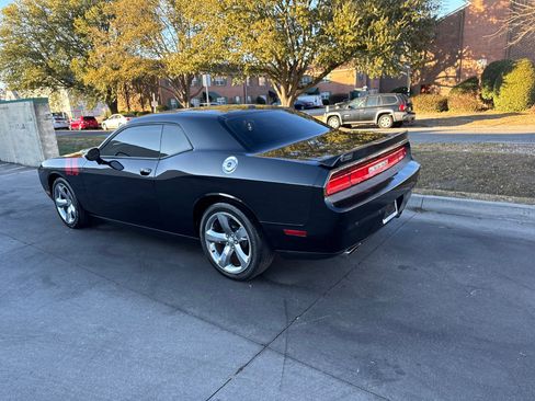 Used 2014 Dodge Challenger R/T Plus image 8