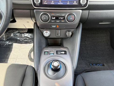 Used 2024 Nissan Leaf S FWD image 12