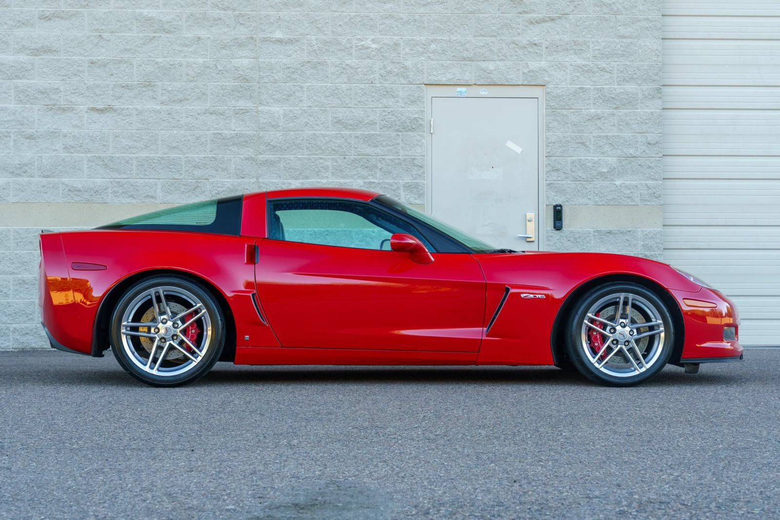 Used 2006 Chevrolet Corvette Z06 w/ Preferred Equipment Group RWD image 24