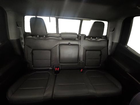 Used 2021 Chevrolet Silverado 1500 RST image 17