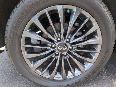 Used 2024 INFINITI QX80 Sensory w/ Cargo Package AWD/4WD image 32