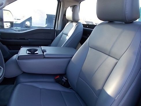 Used 2023 Ford F350 XL AWD/4WD image 3