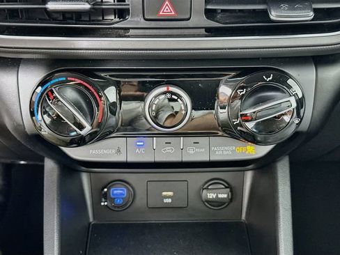 Used 2023 Hyundai Kona SEL FWD image 13