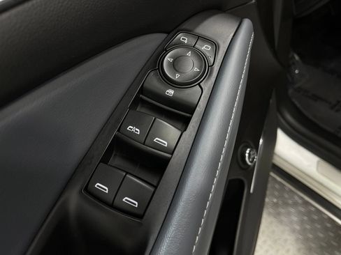 Used 2020 Buick Enclave Essence AWD/4WD image 14
