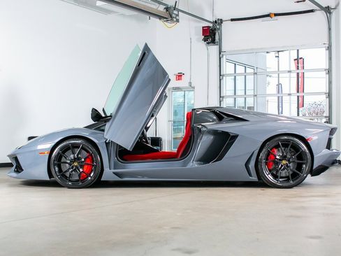 Used 2013 Lamborghini Aventador LP 700-4 image 12