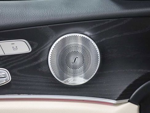 Used 2017 Mercedes-Benz E 300 4MATIC image 17