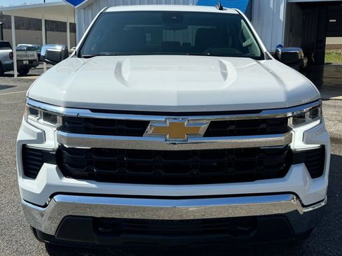 Used 2022 Chevrolet Silverado 1500 LT AWD/4WD image 2