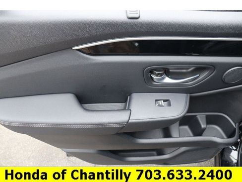 Certified 2025 Honda Pilot EX-L image 23