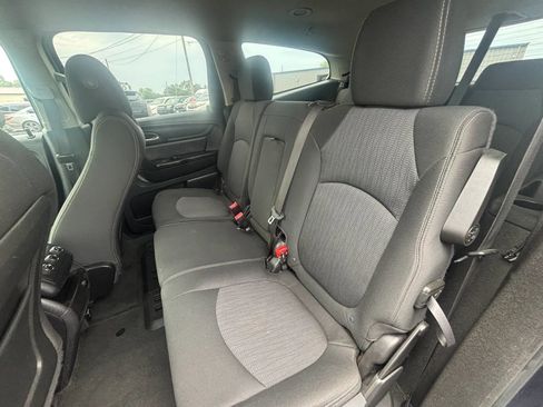 Used 2016 Chevrolet Traverse LT FWD image 11