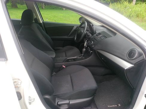 Used 2012 MAZDA MAZDA3 i Sport FWD image 17