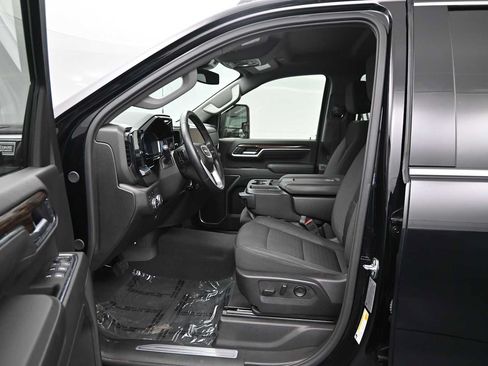 Used 2025 GMC Sierra 2500 SLE w/ SLE Value Package; AWD/4WD image 12