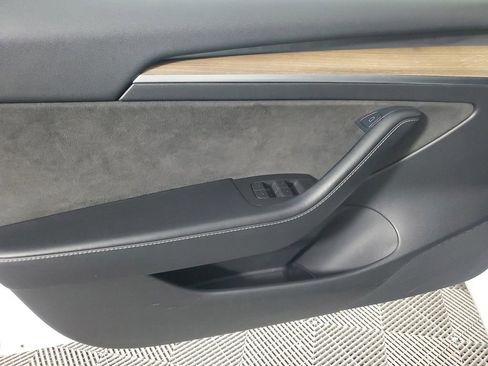 Used 2021 Tesla Model 3 Standard Range Plus image 17