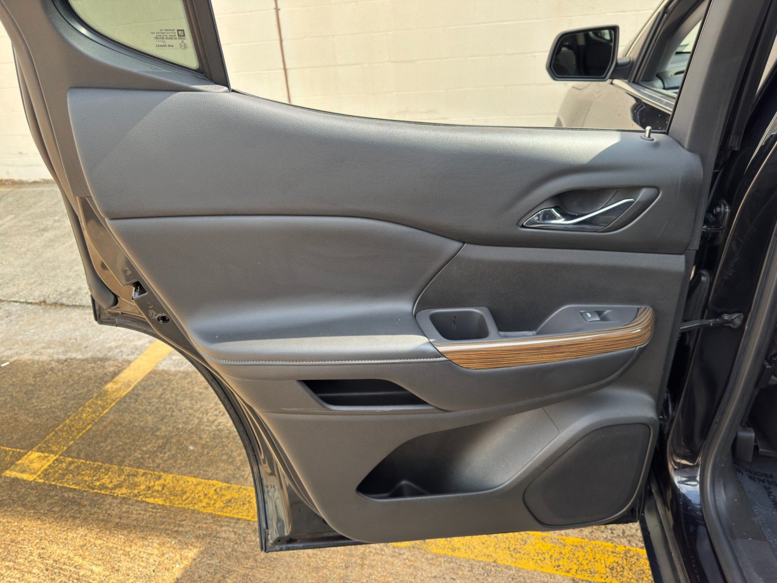 Used 2018 GMC Acadia SLE w/ Driver Alert Package I AWD/4WD image 37