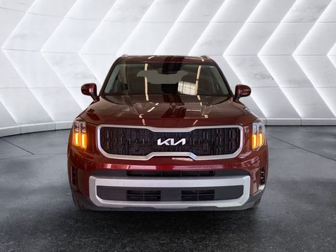 Used 2024 Kia Telluride EX w/ EX Captain's Chair Package FWD image 2