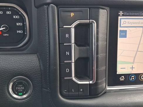 Used 2021 GMC Yukon XL Denali w/ Denali Premium Package AWD/4WD image 16