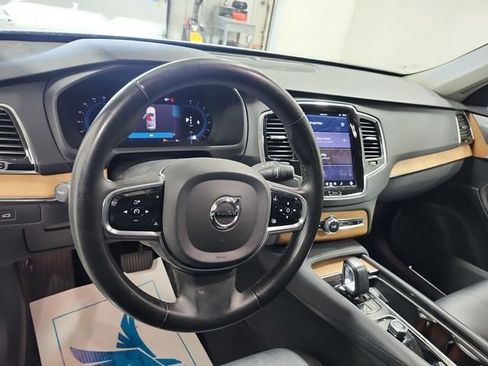 Used 2023 Volvo XC90 B6 Plus image 8