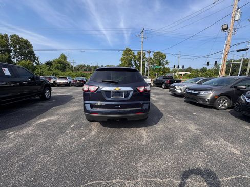 Used 2017 Chevrolet Traverse LT AWD/4WD image 4