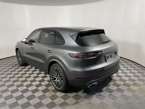 Used 2023 Porsche Cayenne image 3