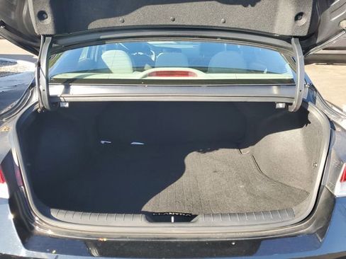 Used 2022 Hyundai Elantra SEL image 9