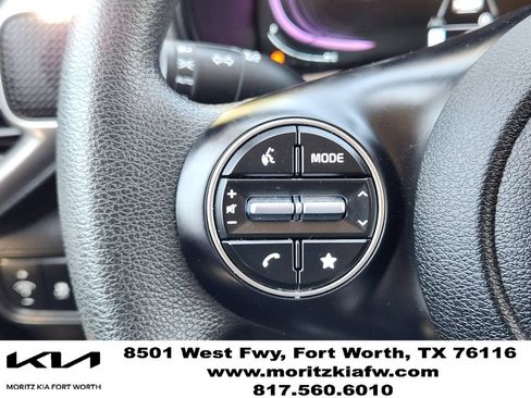 Certified 2025 Kia Soul LX w/ LX Technology Package FWD image 26