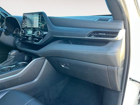 Used 2022 Toyota Highlander XSE AWD/4WD image 13