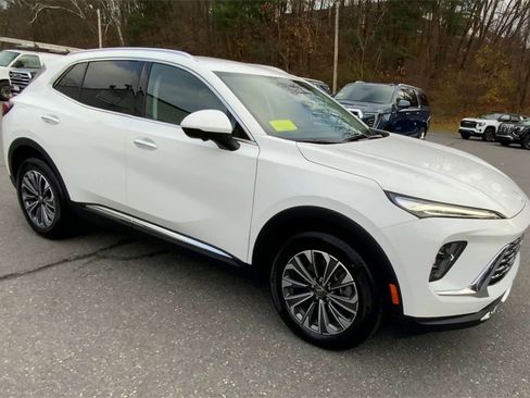 Certified 2025 Buick Envision Preferred image 3