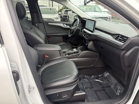 Used 2025 Ford Escape SE w/ PHEV Premium Package FWD image 15