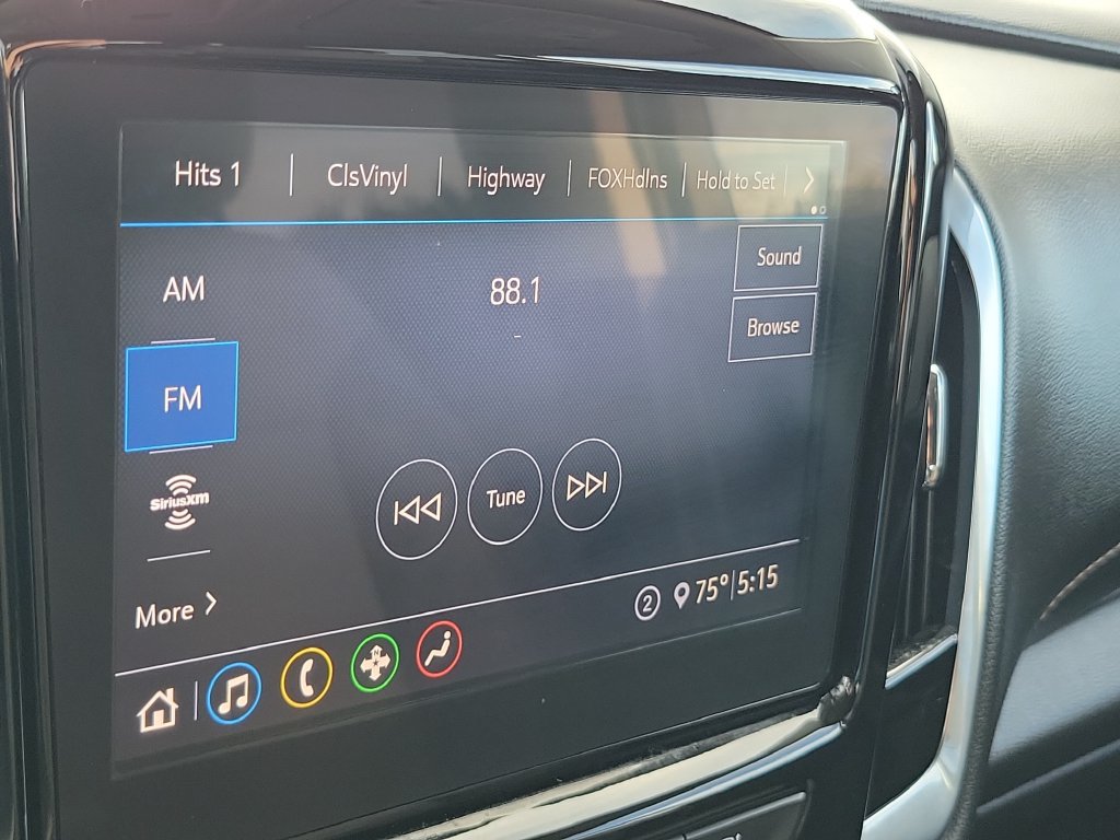Used 2021 Chevrolet Traverse LT FWD image 22