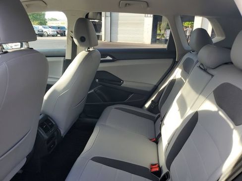 Used 2022 Volkswagen Taos SE FWD image 10