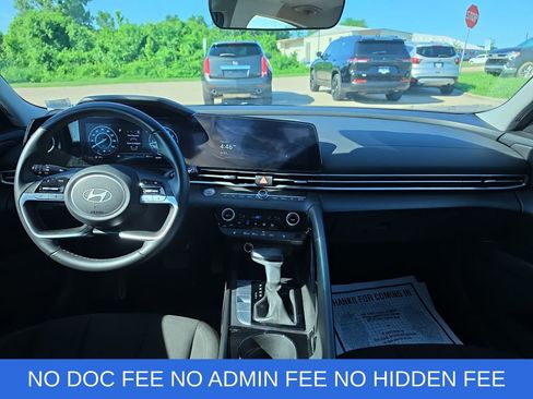 Used 2025 Hyundai Elantra SEL FWD image 14