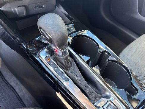 Used 2024 Chevrolet Trax LT w/ LT Convenience Package image 16