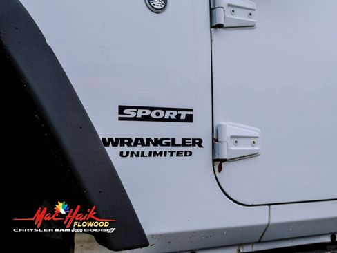 Used 2013 Jeep Wrangler Unlimited Sport image 3