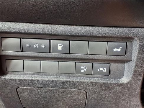 Used 2024 Mitsubishi Outlander SE image 25