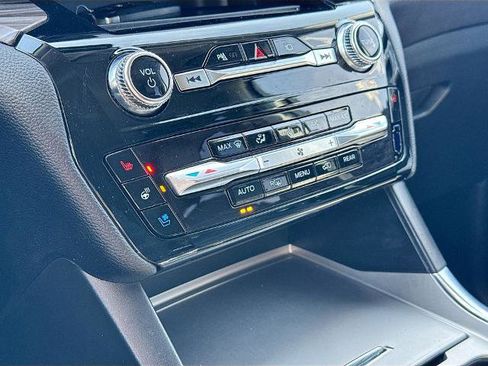 Certified 2022 Ford Explorer Limited AWD/4WD image 14