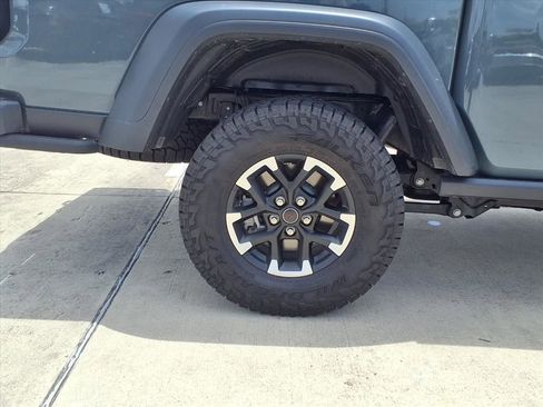 Used 2026 Jeep Gladiator Rubicon AWD/4WD image 11