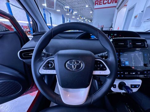 Used 2017 Toyota Prius Four Touring w/ Premium Convenience Package FWD image 15