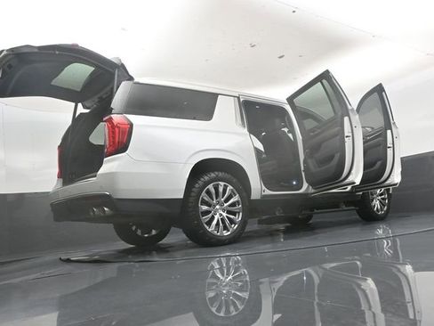 Used 2023 GMC Yukon XL Denali AWD/4WD image 55