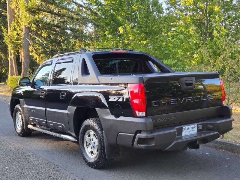 Used 2004 Chevrolet Avalanche Z71 w/ Sun And Sound Package AWD/4WD image 1