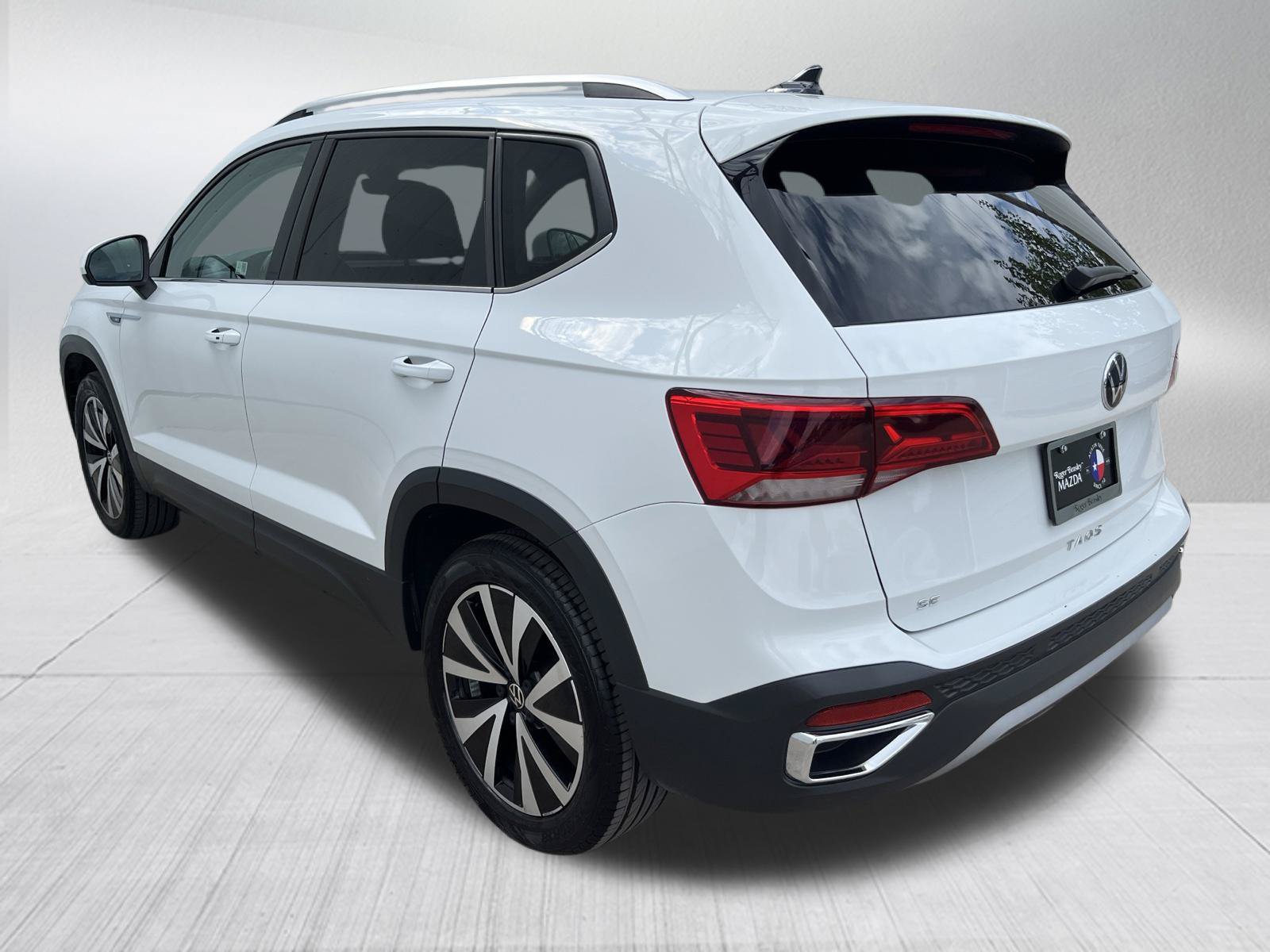 Used 2024 Volkswagen Taos SE FWD image 6