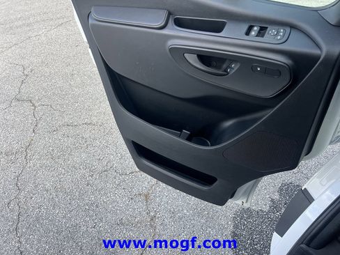 Used 2025 Mercedes-Benz Sprinter 2500 image 15