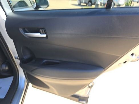 Used 2023 Toyota Corolla Cross XLE image 29