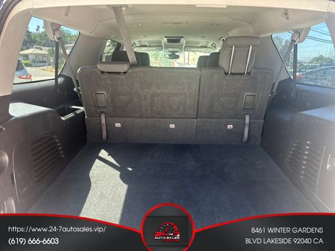 Used 2019 Chevrolet Suburban LS w/ All-Season Package RWD image 5