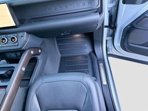 Used 2023 Land Rover Defender 110 X image 17