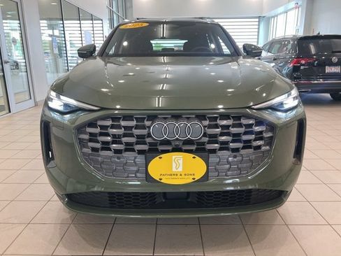 Used 2025 Audi Q5 Premium w/ Convenience Package AWD/4WD image 2