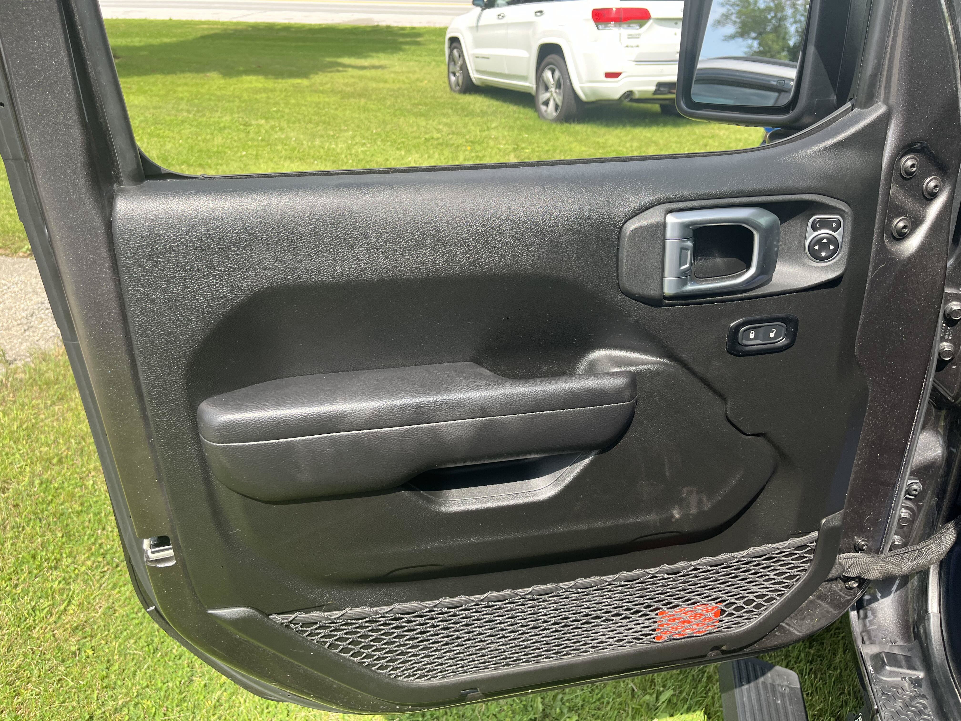 Certified 2024 Jeep Gladiator Sport AWD/4WD image 13
