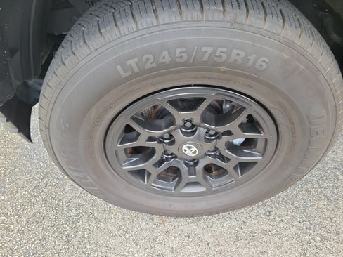 Used 2023 Toyota Tacoma SR5 RWD image 7