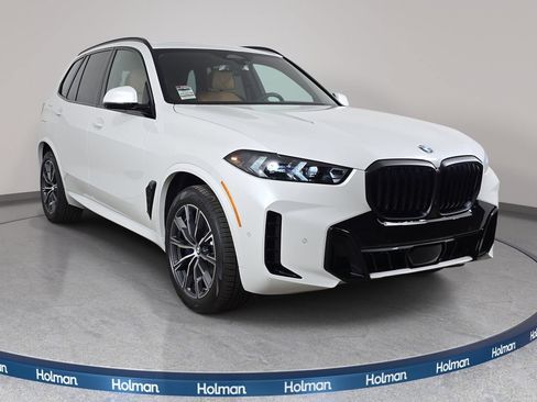 New 2026 BMW X5 xDrive40i w/ M Sport Package AWD/4WD image 3