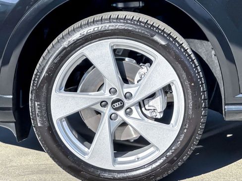 New 2025 Audi Q5 Premium Plus image 25